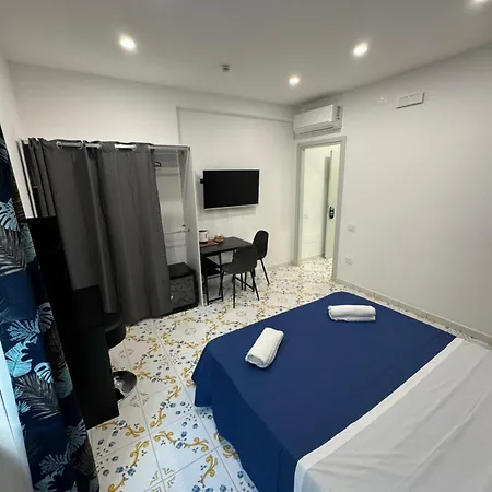 فندق مبيت وإفطار Angela House Center