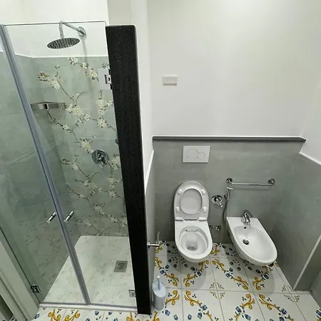 Angela House Center فندق مبيت وإفطار *